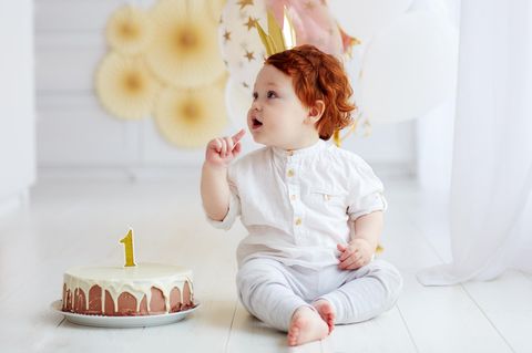 Babygirl feiert ihren ersten Geburtstag
