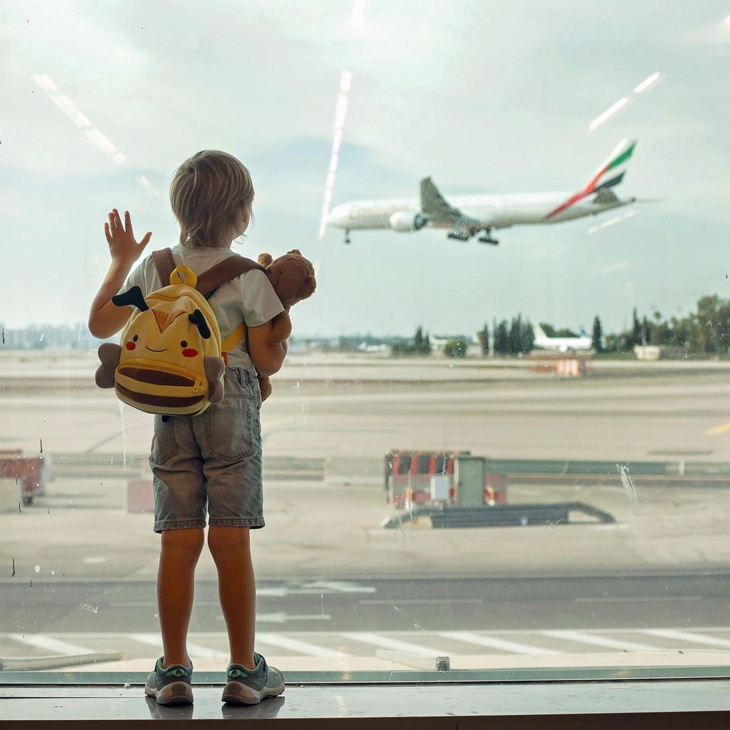 Fliegen mit Kindern: Sicher und entspannt in den Urlaub