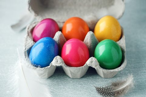 Aus dem Supermarkt: Deswegen solltet ihr auf gefärbte Eier verzichten