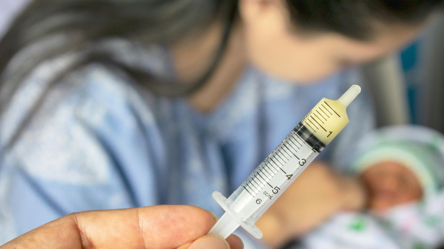 Kolostrum ausstreichen Wie, warum und wann? Eltern.de