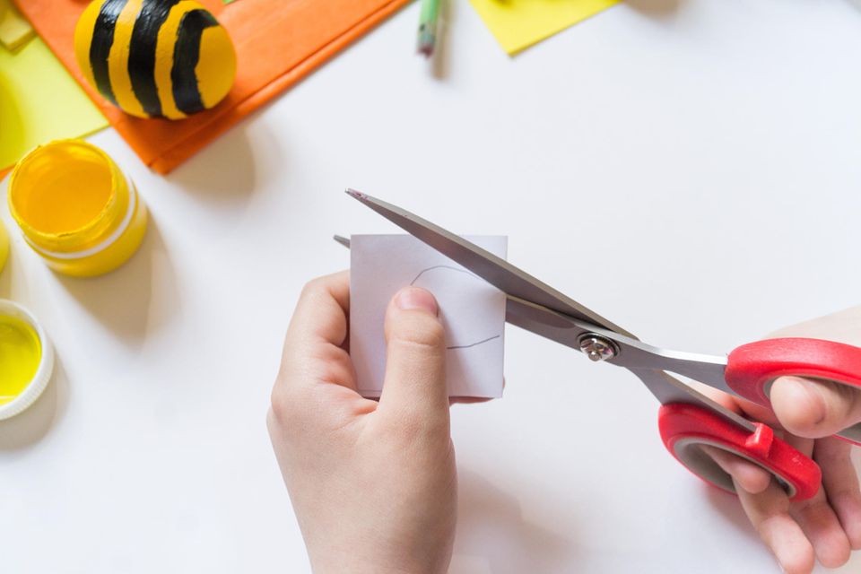  Bienen basteln: 6,5 Ideen und Anleitungen 