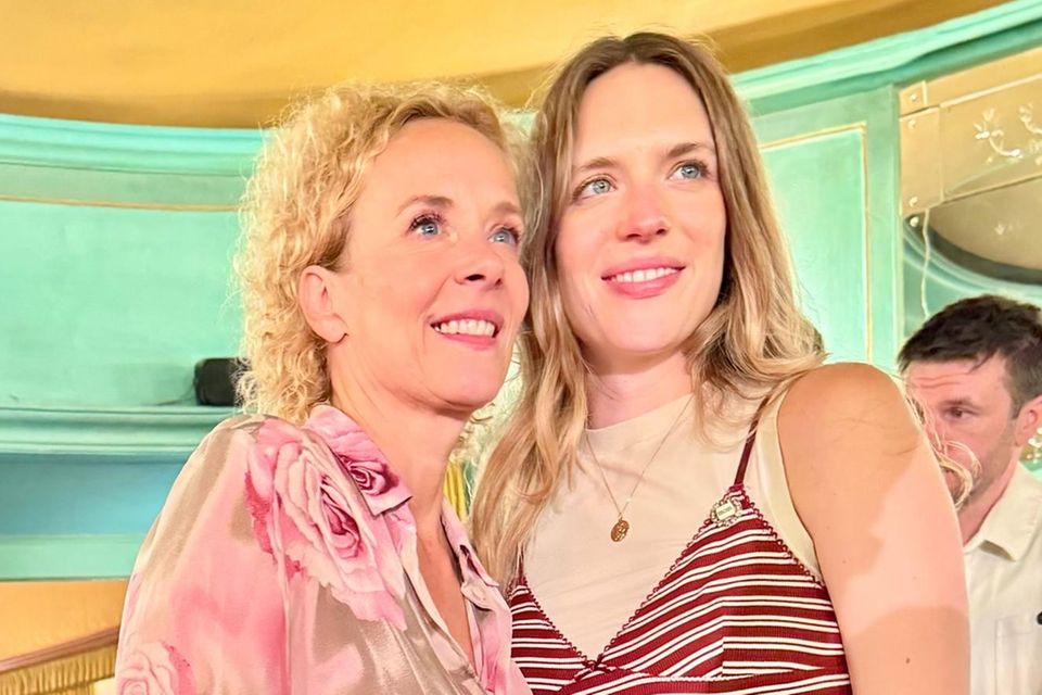 Schwangere Stars: schwangere Paula Riemann mit Mutter Katja Riemann