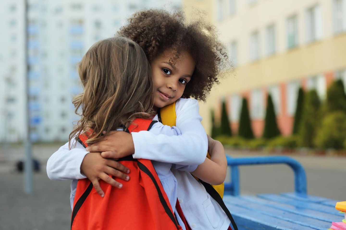 Wie bringen wir unseren Kindern Empathie bei? | Eltern.de